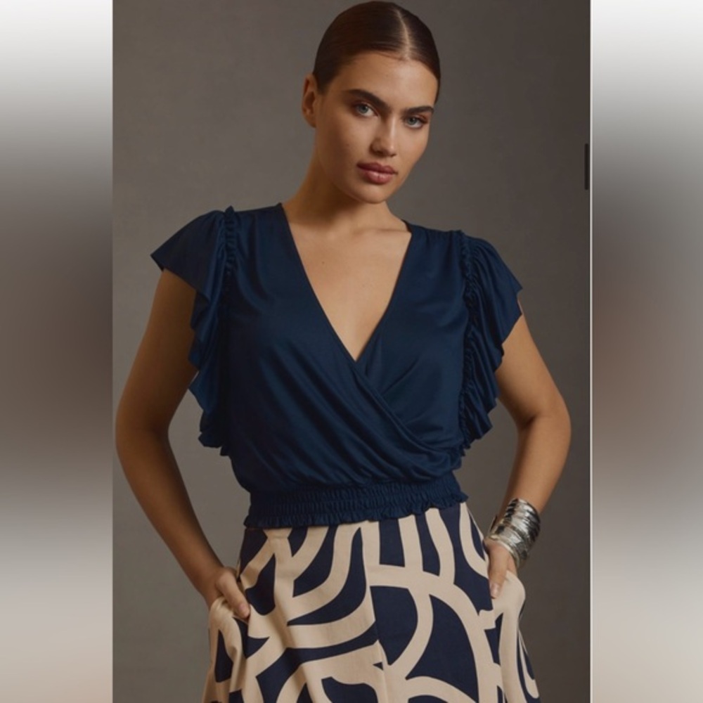 Anthropologie Deep-V‎ Top